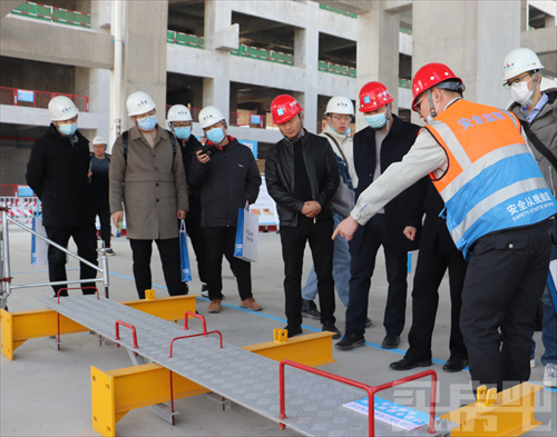 <b>红会医院高铁新城院区获评“省级文明工地”称号</b>