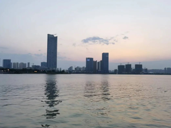 房地产行业到了最脆弱的时候