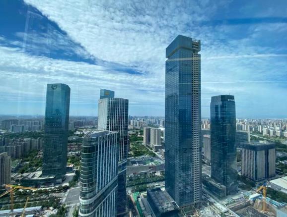 <b>开拓“高新西”市场，双世界500强企业共筑封面地标新品！</b>